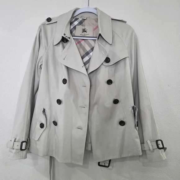 Burberry Light Gray Double-Breasted Trench Coat - Picture 5 of 17